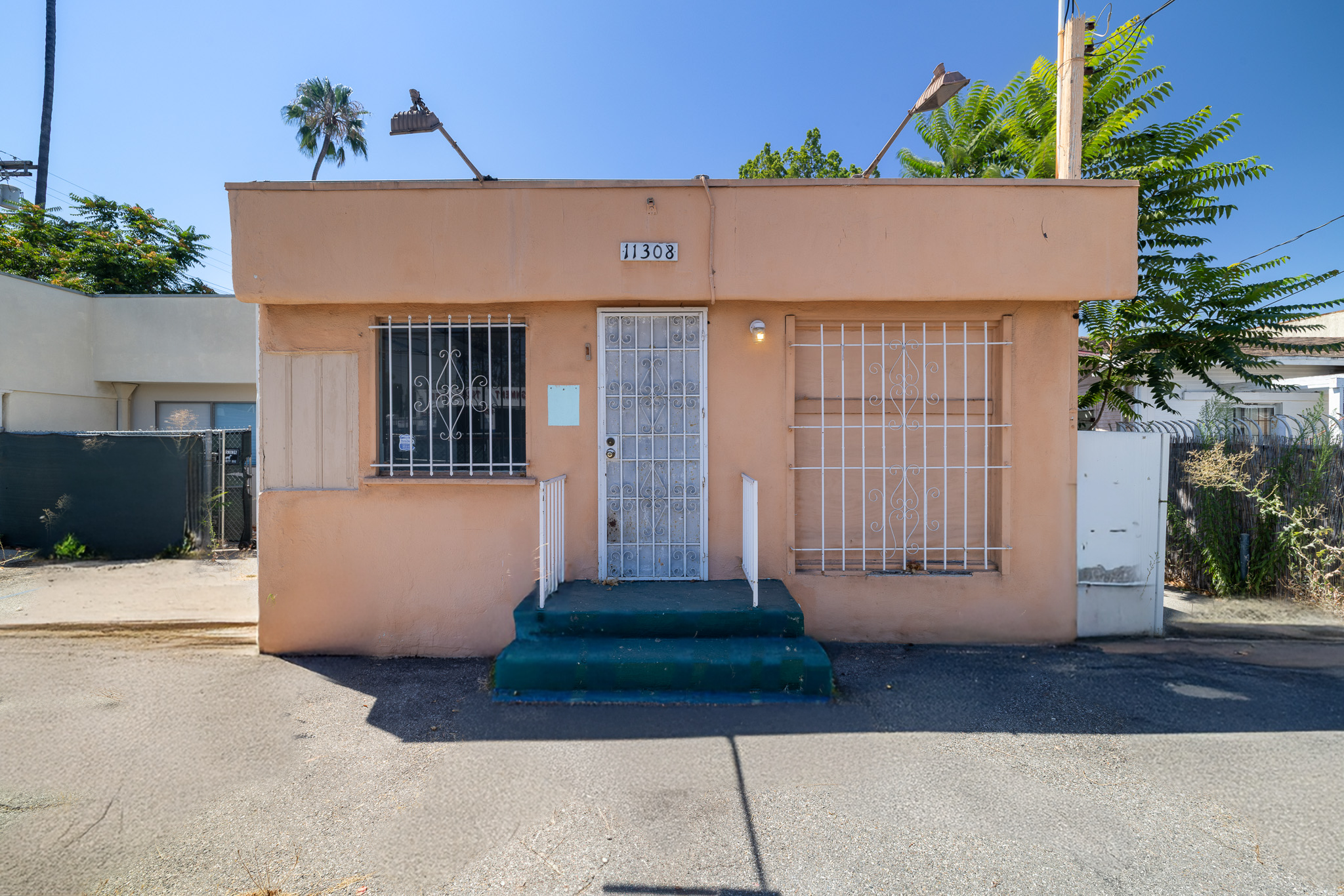 11306 Burbank Blvd, North Hollywood
